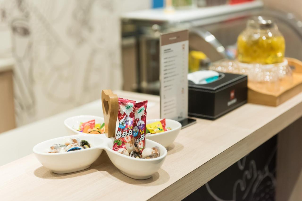 Ibis Shanghai Changshou Road Hotel 외부 사진